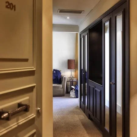 ホテル アンバシアトリ