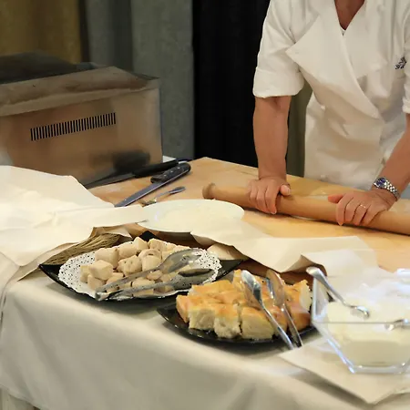 アンバシアトリ 4* リミニ