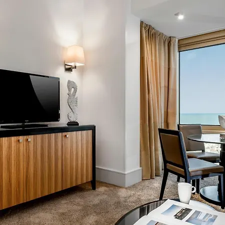 アンバシアトリ ホテル 4*