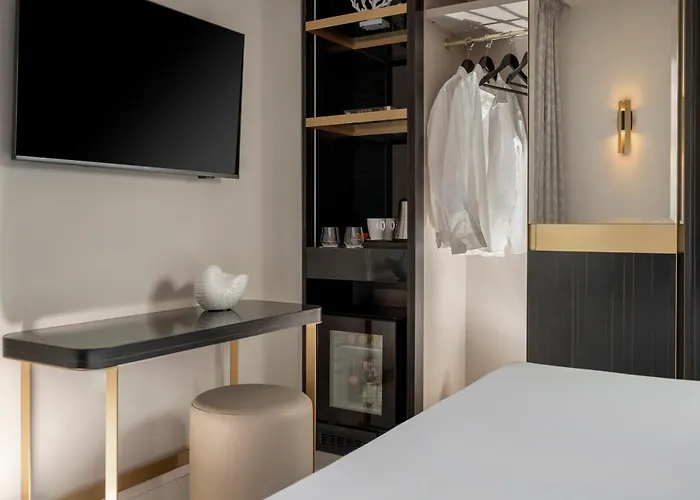 Отель Ambasciatori Римини