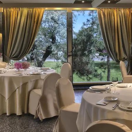 Ξενοδοχείο Ambasciatori 4*